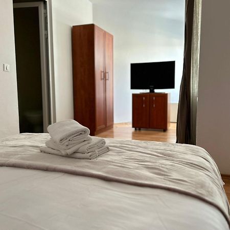 Ambra Room'S Brasov Exterior photo