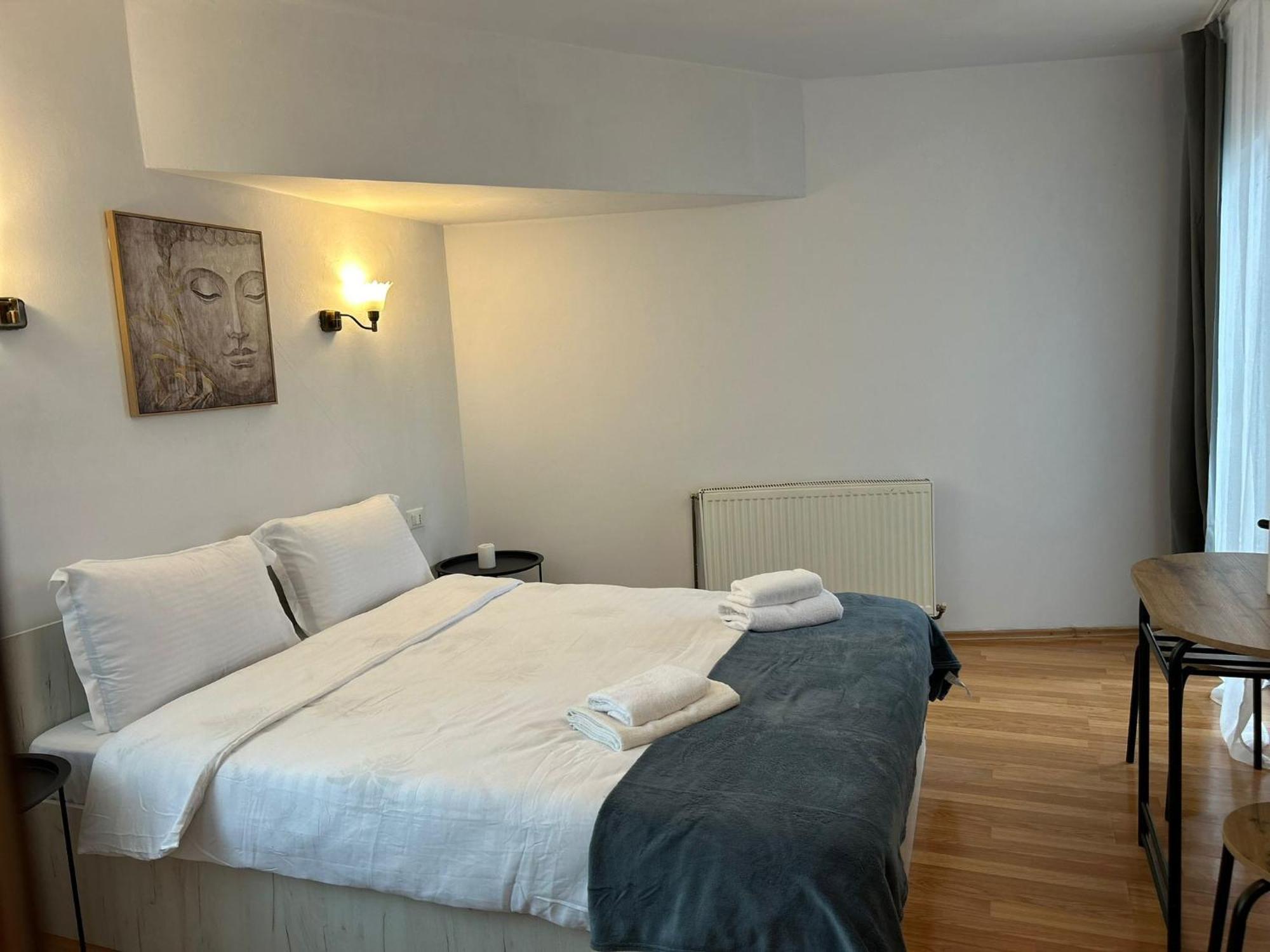 Ambra Room'S Brasov Exterior photo